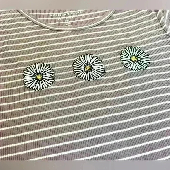 American Eagle Striped Crop T Shirt - Picture 3 of 3